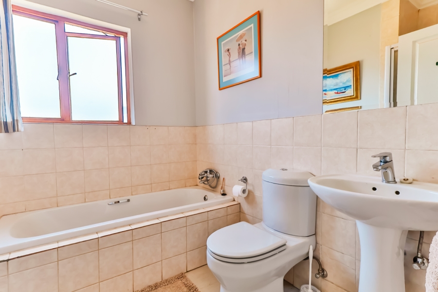 4 Bedroom Property for Sale in The Coves North West